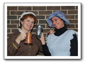 Dorothy Tree Hapgood (Nina Harris) and Mary Jane McMann (Nancy Dall)