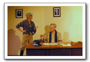 Karin Rosnizeck (Milo Minderbinder), Paul Boymel (Chaplain)