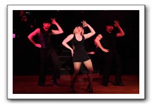 Daniel McKay, Jordan Hougham (Roxie Hart), and Ivan Davila