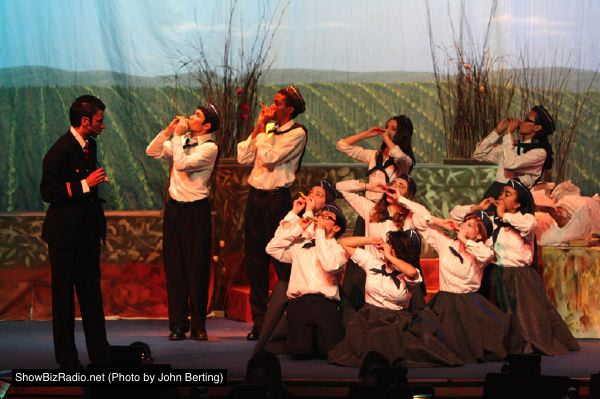 On left: Marouane Oueslati.  3rd row: Anthony Nguyen, Michael Everett, Gale Chaffins, Reyna Osorio.  2nd row: Emily Kelly, Randi Chambers, Bethany Taguding.  1st row: Vincent Zhao, Elian Zarour, Danielle Payne.