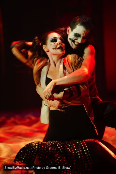 Irina Tsikurishvili as Regan and Philip Fletcher as Edmund