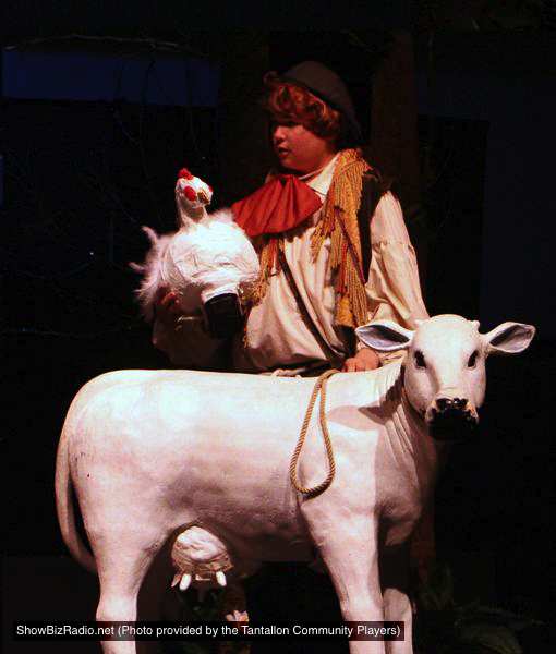 Jack (Greg Kinney) and Milkie White