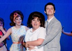 Reeny Eul as Louann, Shannon Kingett as Tracey, Sam Jones as Link