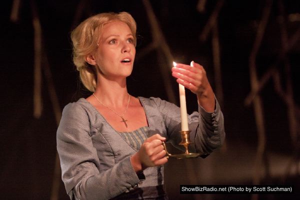 Whiney Bashor (as Katrina Van Tassel) is startled by something in the hollow