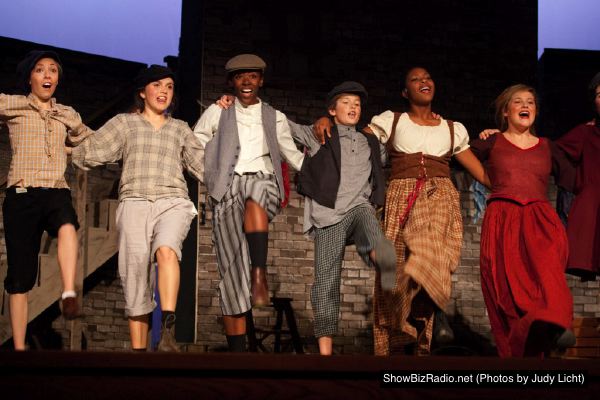 Madeleine Tom, Sarah Torresen, Fenice Thompson with Alex Carroll-Cabanes, Zoe Haynes, and Maggie Roos