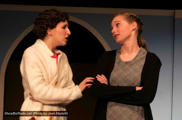 Paige Horwitz, Yvonne Fox