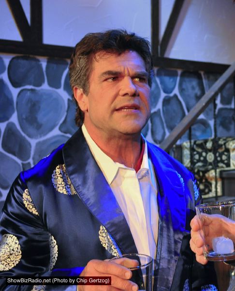 Mike Donahue as Andrew Wyke