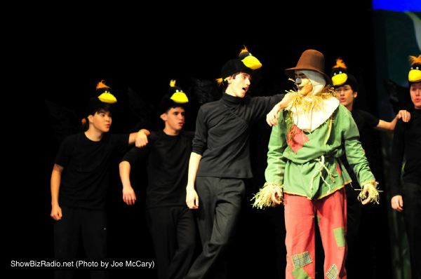 The Scarecrow (Adam Uslan) is taunted by the five crows (Joshua Yu, Wyatt Oring, Mike Neild, Burak Demir and Daniel Hamburg)