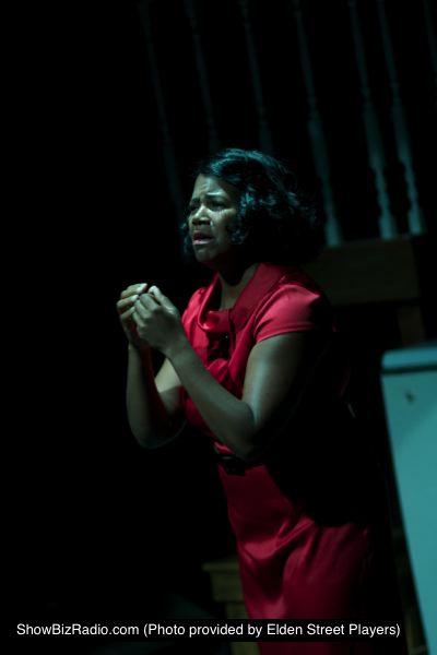 Anya Randall Nebel as Carolyn