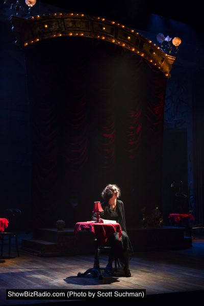 Natascia Diaz as Mariana