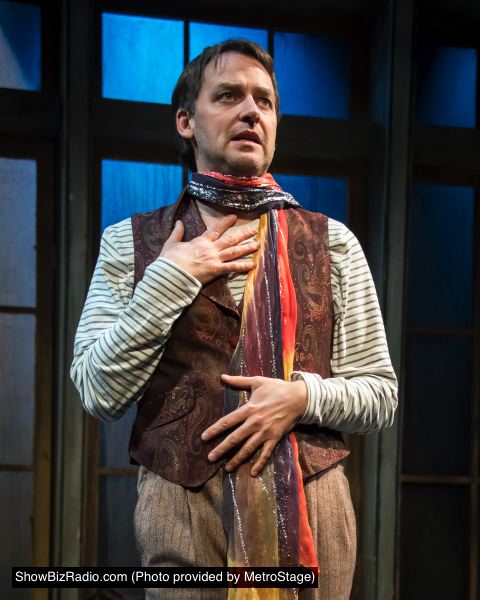 Marcus Kyd as Guy de Bonheur