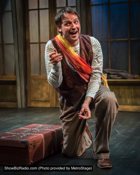 Marcus Kyd as Guy de Bonheur