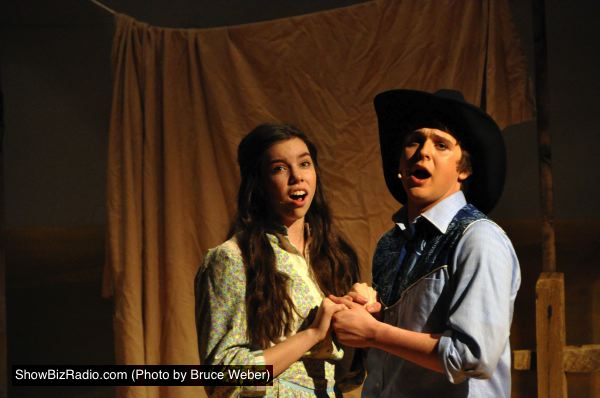 Amelia Heesen as Laurey and Billy Weber as Curly