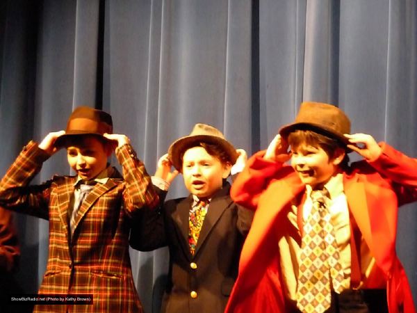 Emma Kelly (Louis), Brendan DeBie (Knuckles), Aidan White (Fat Sam)