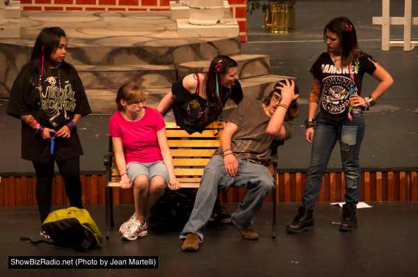 Valentine (Carter Plemmons), Speed (Yvonne Fox), Outlaws (Janella Mones, Melissa Mirenzi, Fraci Cesaro)