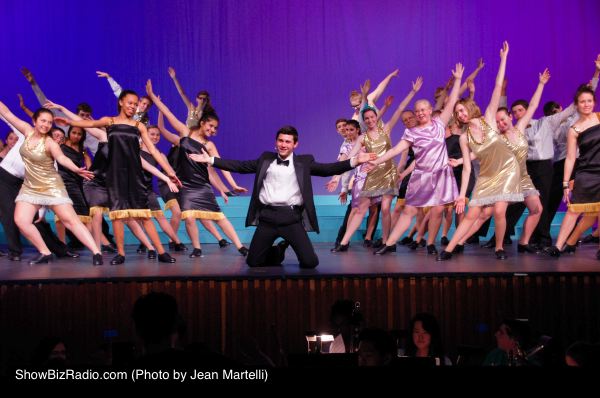 Noah Mutterperl and Cast